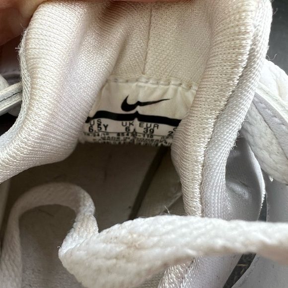 Nike air huarache Run Gs Triple white 6.5  Youth size or 24.5 cm women - Picture 8 of 9